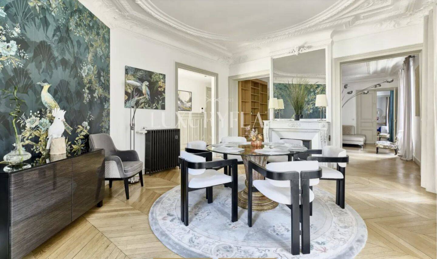 Appartement 5 pièces 160 m² · à Paris 16ème Arrondissement · 160 m² · 2 520 000 €
