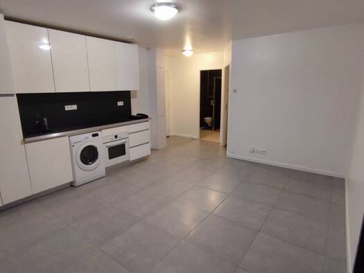 Appartement à louer - Première occupation 950 € 2 pièces 1 chambre 33 m² Étage 1/2 Sud Plaisir 78370