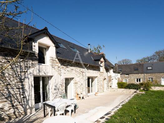 Maison à vendre 279 000 € 7 pièces 4 chambres 147 m² 1 110 m² de terrain Ploërmel 56800