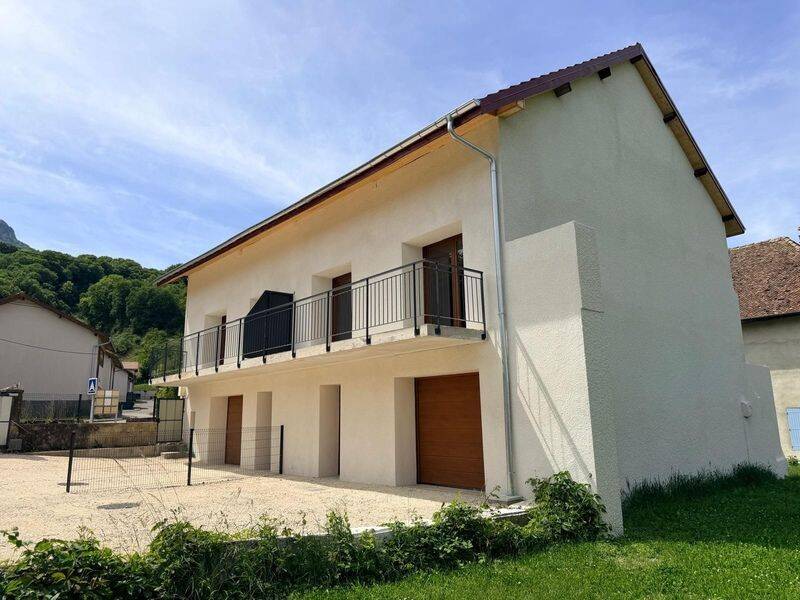 Maison 1 pièce 210 m² · à Chapareillan · 210 m² · 235 000 €