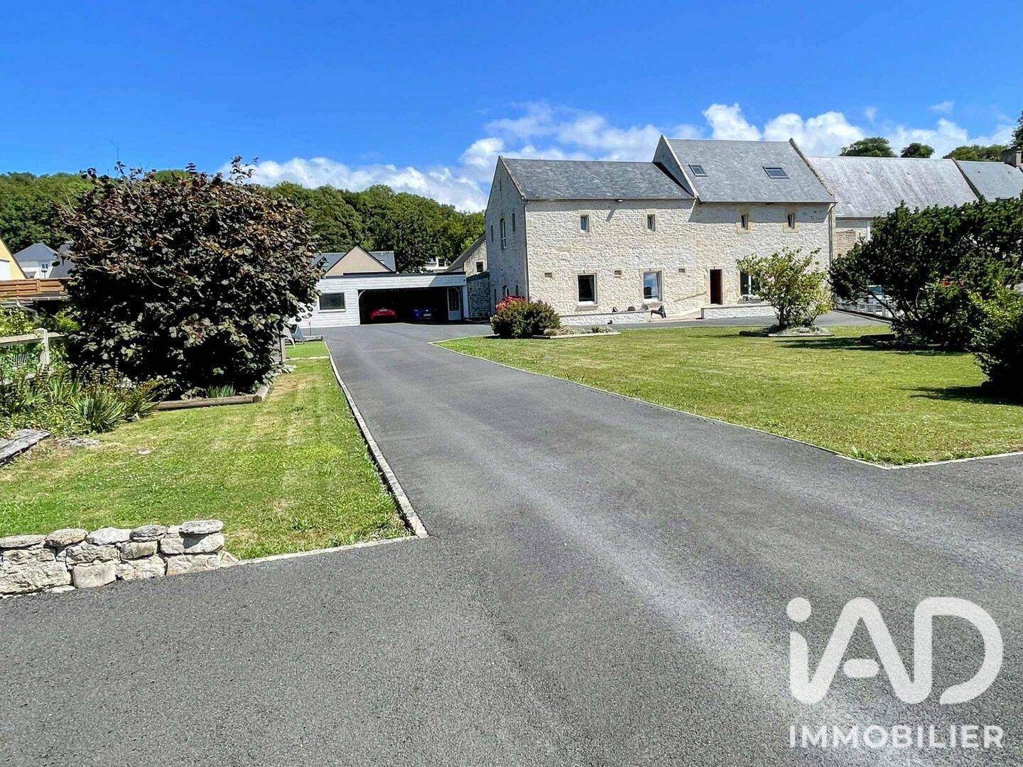 Maison 8 pièces 299 m² · à Commes · 299 m² · 734 000 €