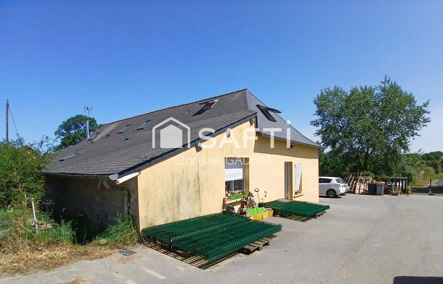 Maison 11 pièces 225 m² · à Brains-sur-les-Marches · 225 m² · 249 999 €