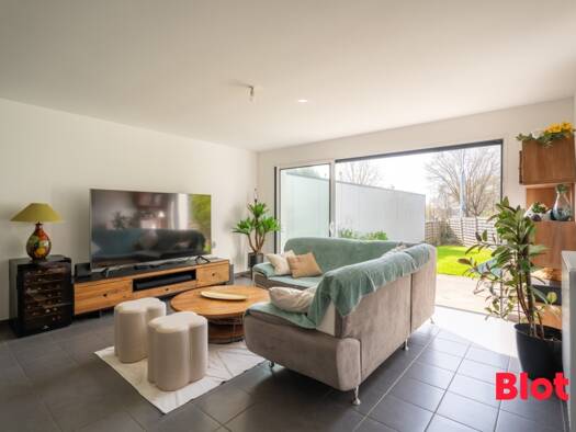 Maison de plain-pied à vendre 367 500 € 4 pièces 3 chambres 83 m² 326 m² de terrain Saint-Avé 56890