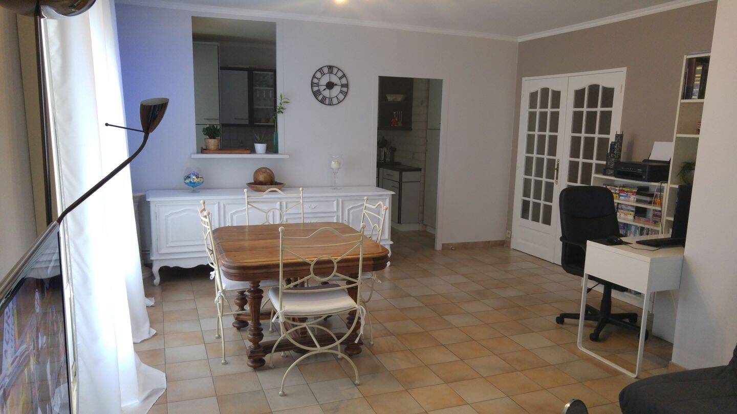 Appartement 3 pièces 71 m² · à Saint-Étienne · 71 m² · 650 €