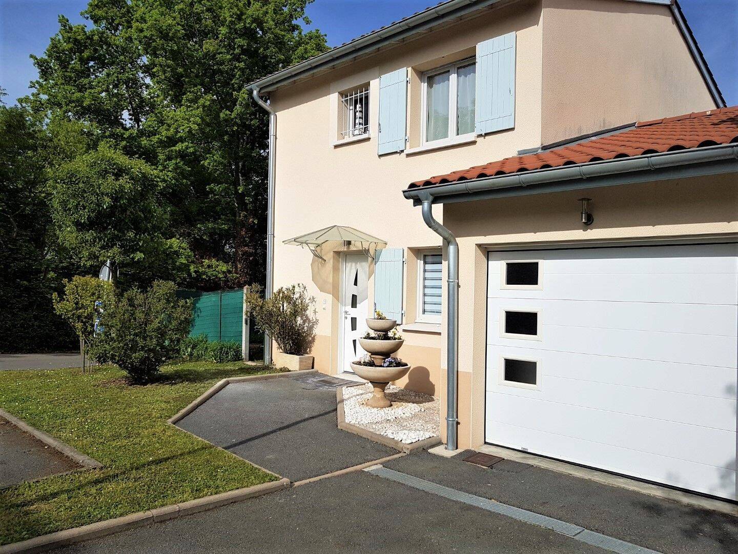 Maison 4 pièces 84 m² · à Sain-Bel · 84 m² · 345 000 €