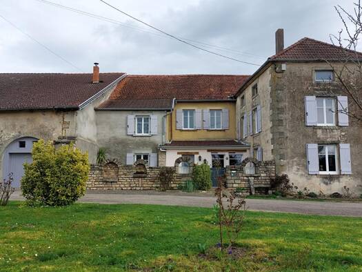 Maison à vendre 150 000 € 7 pièces 5 chambres 181 m² 1 140 m² de terrain Corre 70500