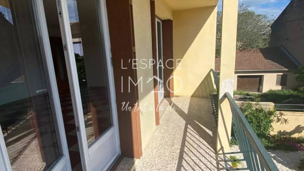 Appartement à vendre 128 400 € 6 pièces 3 chambres 98,4 m² Étage 1/3 Cavaillon 84300