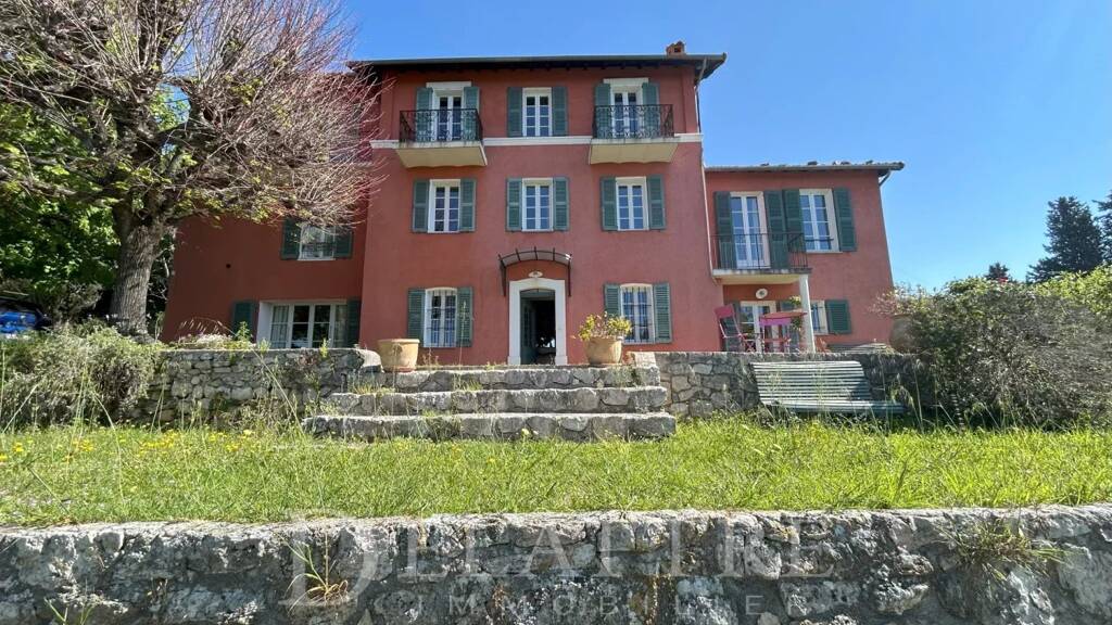 Villa à vendre 1 185 000 € 9 pièces 7 chambres 250 m² Châteauneuf-Grasse 06740