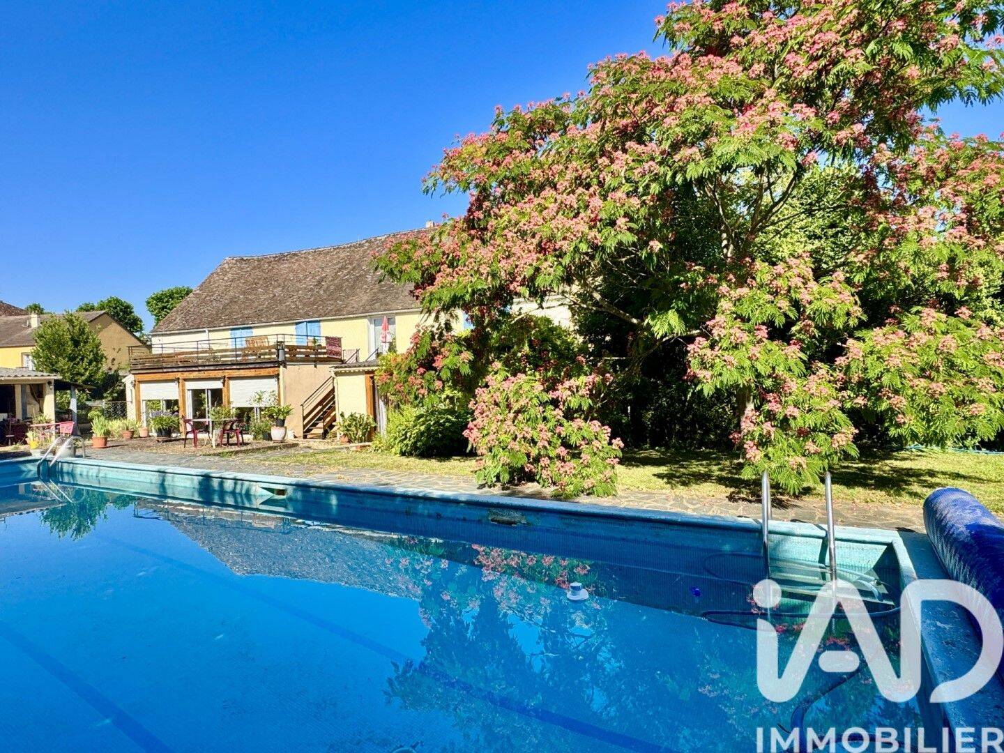 Maison 7 pièces 153 m² · à Pont-sur-Yonne · 153 m² · 240 000 €