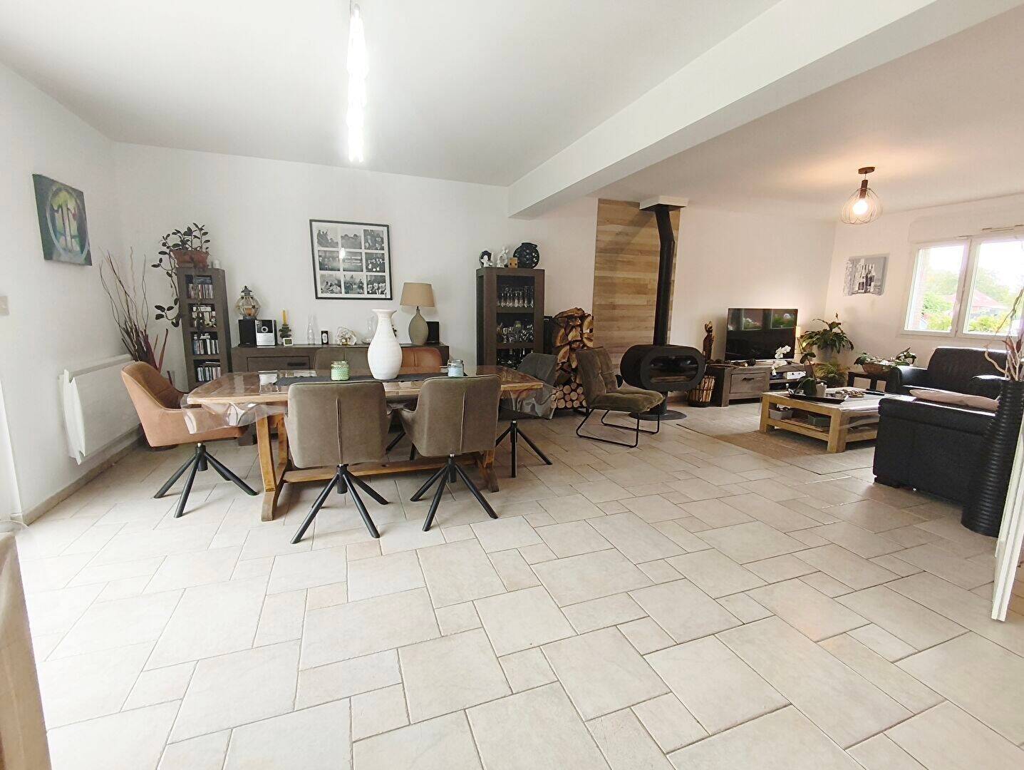 Maison 8 pièces 170 m² · à Hénin-Beaumont · 170 m² · 398 000 €