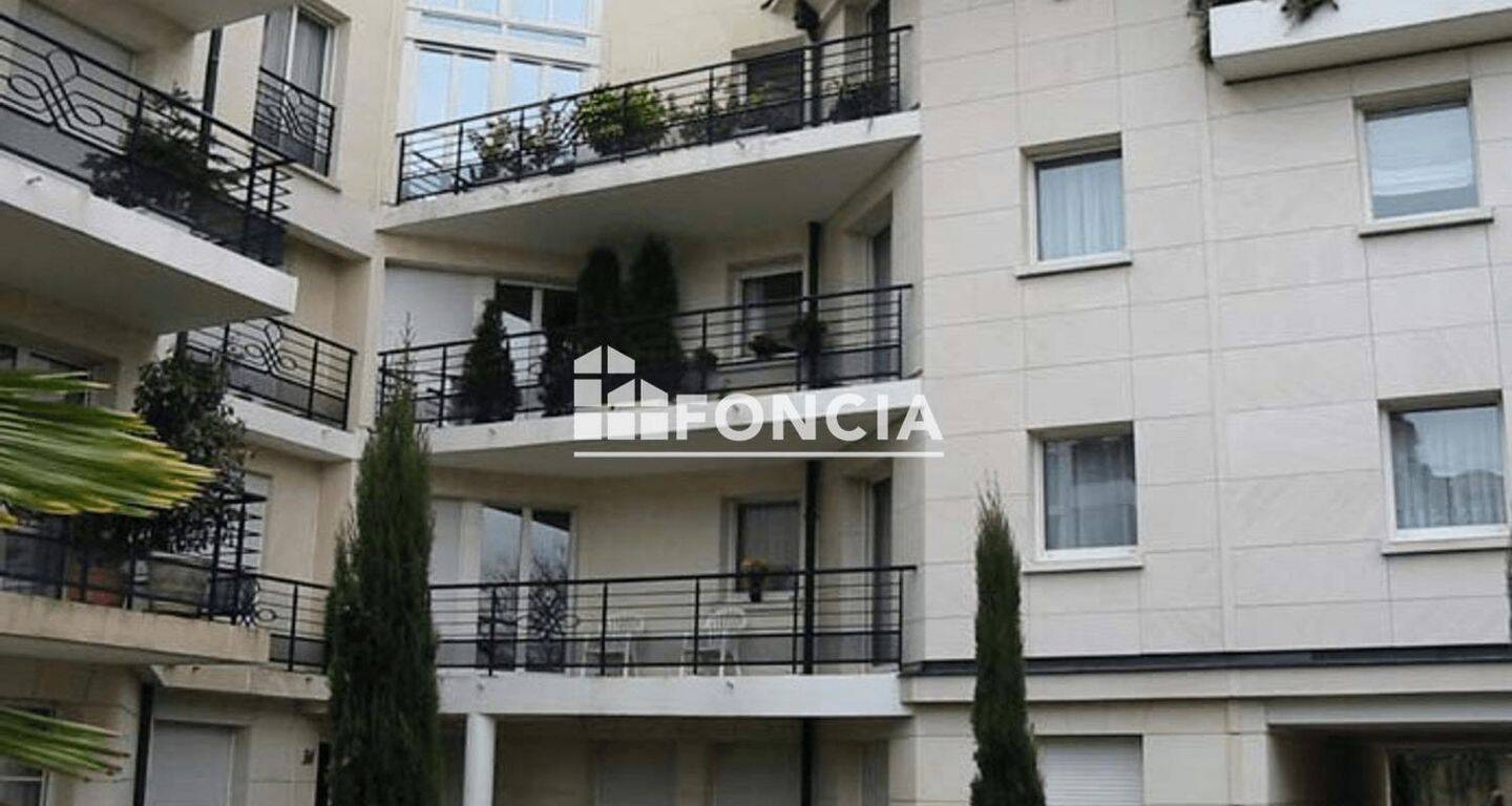 Appartement 1 pièce 25 m² · à Antony · 24,7 m² · 821 €