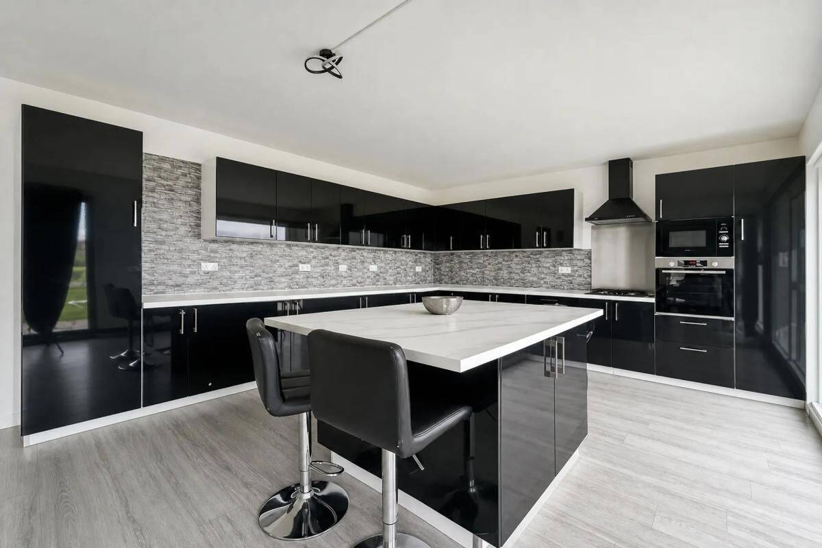 Maison 8 pièces 250 m² · à Plouguenast-Langast · 250 m² · 280 000 €