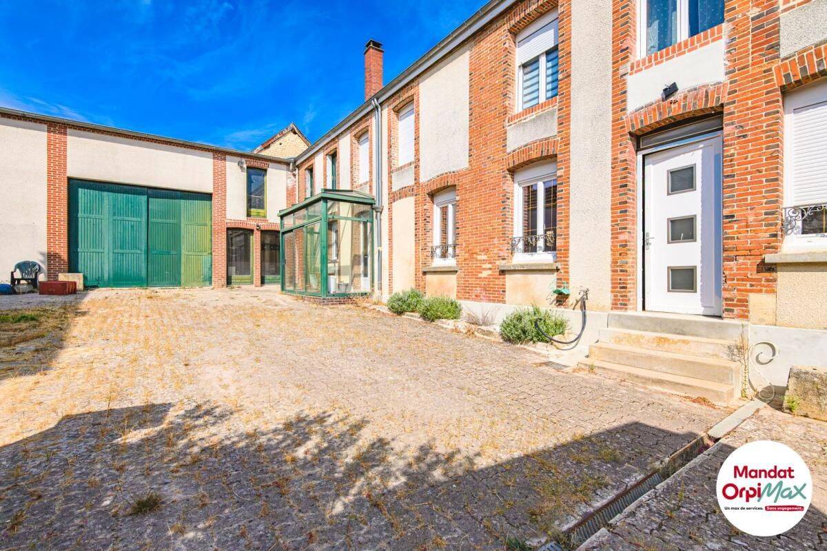 Maison 6 pièces 214 m² · à Le Mesnil-sur-Oger · 214 m² · 330 000 €