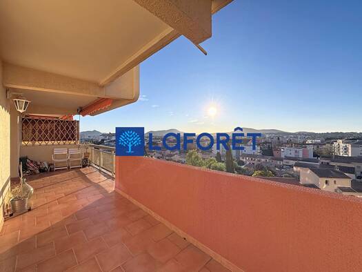 Appartement à vendre 299 000 € 4 pièces 2 chambres 84 m² Étage 4/5 Le Thouar La Garde 83130