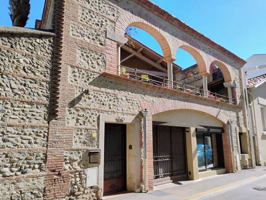 Appartement à louer 220 € 1 pièce 16 m² Étage 2/2 disponible dès maintenant Gare Perpignan 66000