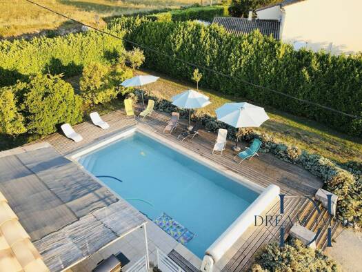 Maison à vendre 473 000 € 4 pièces 1 chambre 166 m² 4 106 m² de terrain Barjac 30430