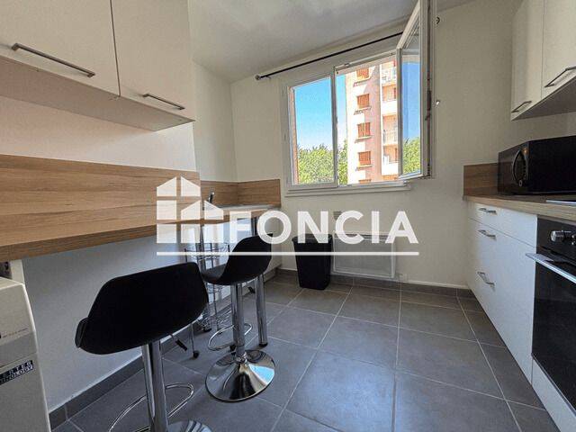 Appartement 3 pièces 53 m² · à Seyssinet-Pariset · 52,9 m² · 750 €