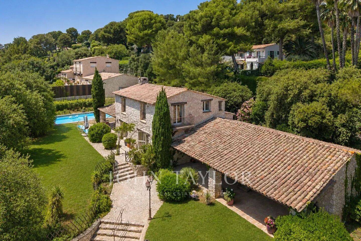 Maison 6 pièces 250 m² · à La Colle-sur-Loup · 250 m² · 2 490 000 €