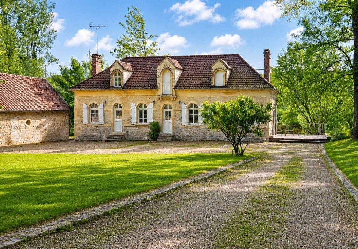 Maison 6 pièces 149 m² · à Arronville · 149 m² · 1 840 €