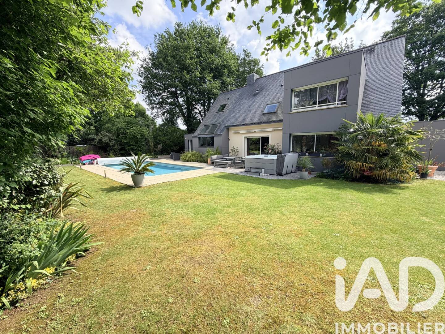Maison 6 pièces 217 m² · à Sucé-sur-Erdre · 217 m² · 735 000 €