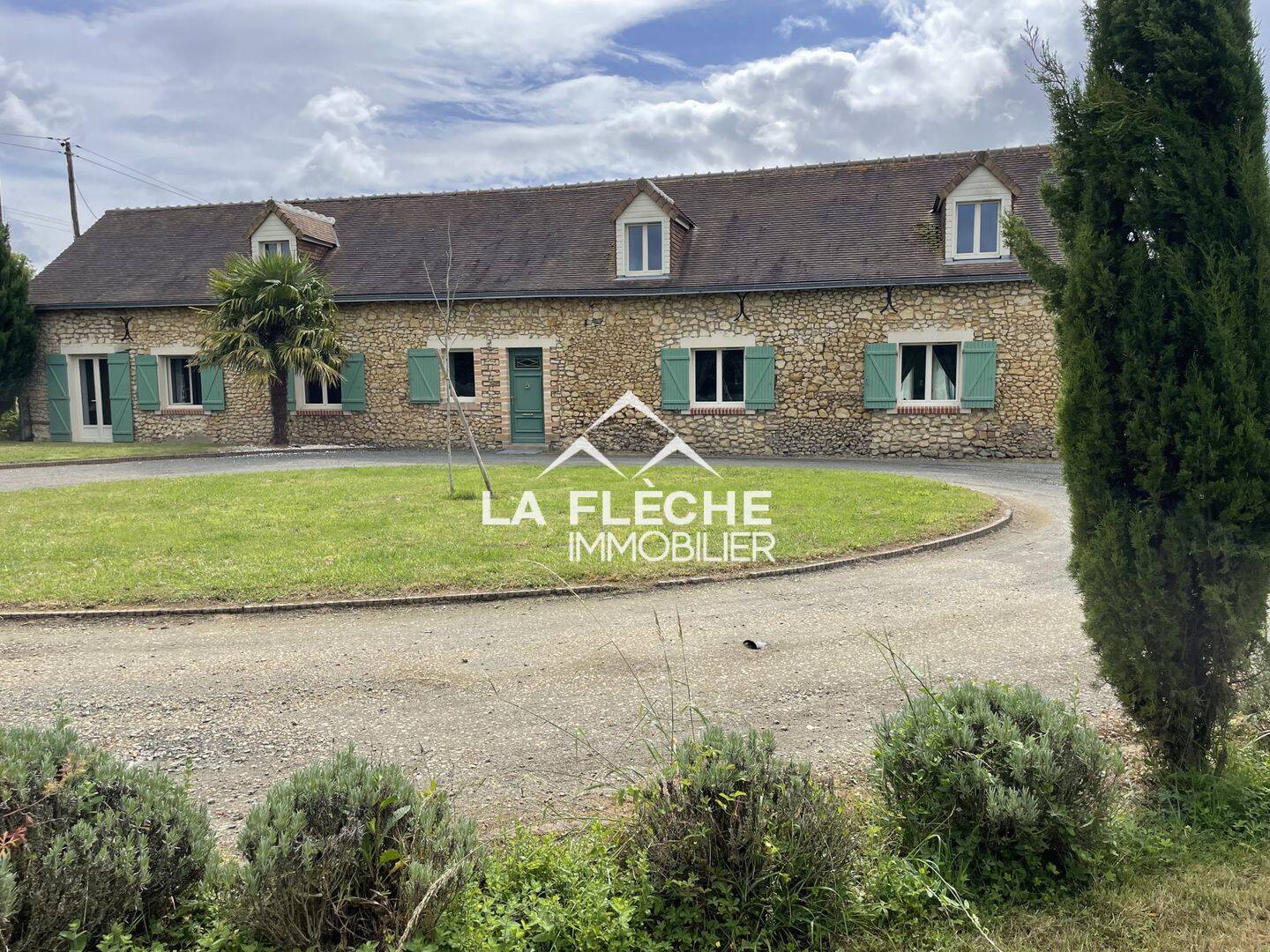 Maison 7 pièces 224 m² · à Le Bailleul · 224 m² · 231 000 €