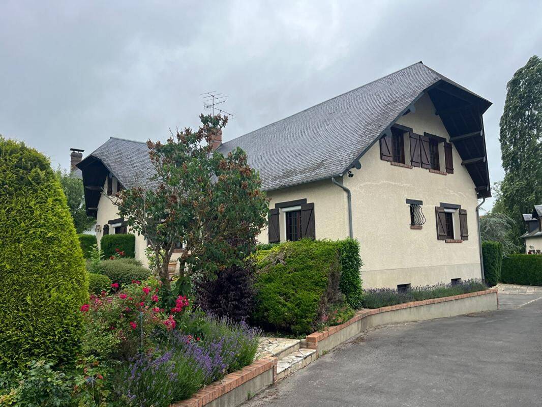 Maison 9 pièces 200 m² · à Gournay-en-Bray · 200 m² · 277 000 €