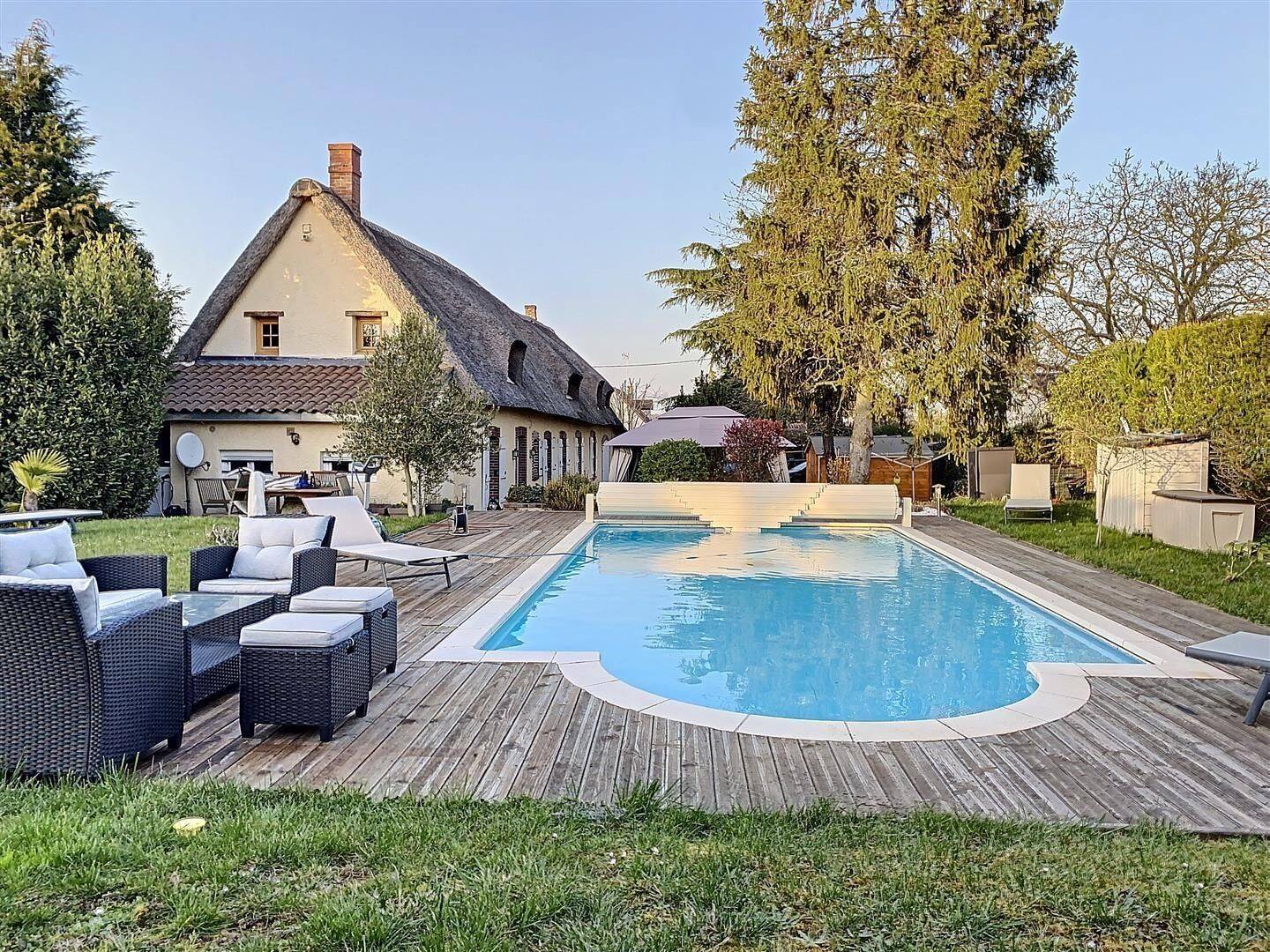 Maison 8 pièces 235 m² · à Épernon · 235 m² · 312 000 €