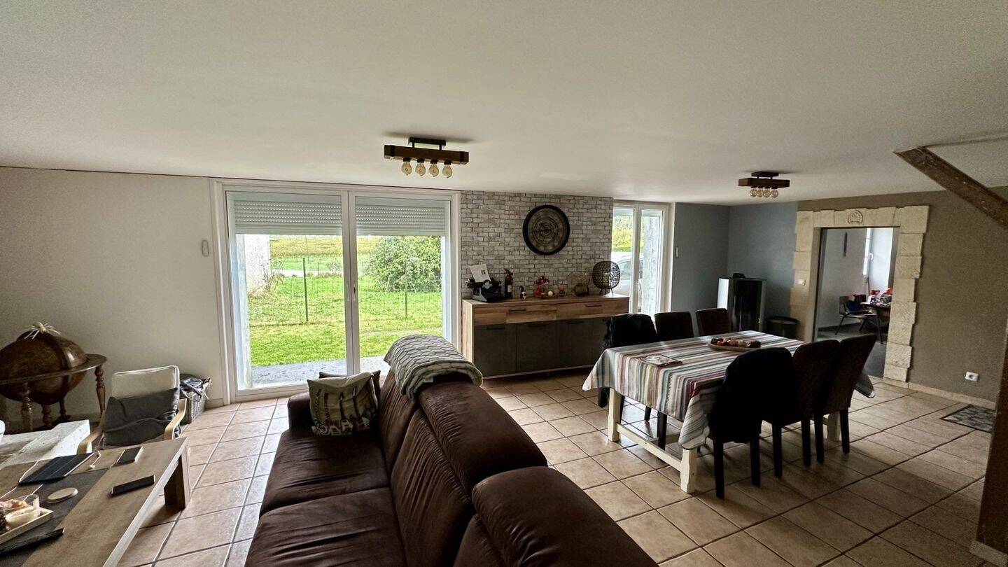 Maison 6 pièces 158 m² · à Le Tâtre · 158 m² · 147 000 €