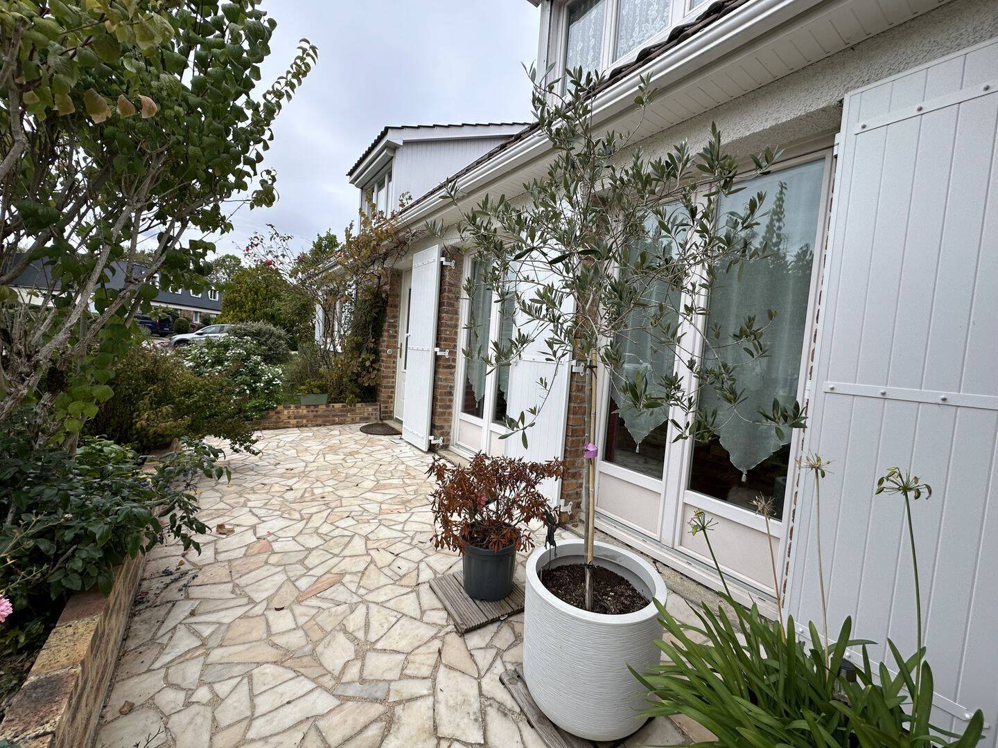 Maison 6 pièces 132 m² · à Le Mesnil-Saint-Denis · 132 m² · 430 000 €