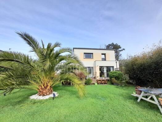 Maison à vendre 386 650 € 5 pièces 4 chambres 137 m² 834 m² de terrain Plomodiern 29550