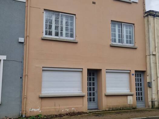 Maison à vendre 229 680 € 8 pièces 5 chambres 165 m² 242 m² de terrain Saint-Julien-de-Concelles 44450