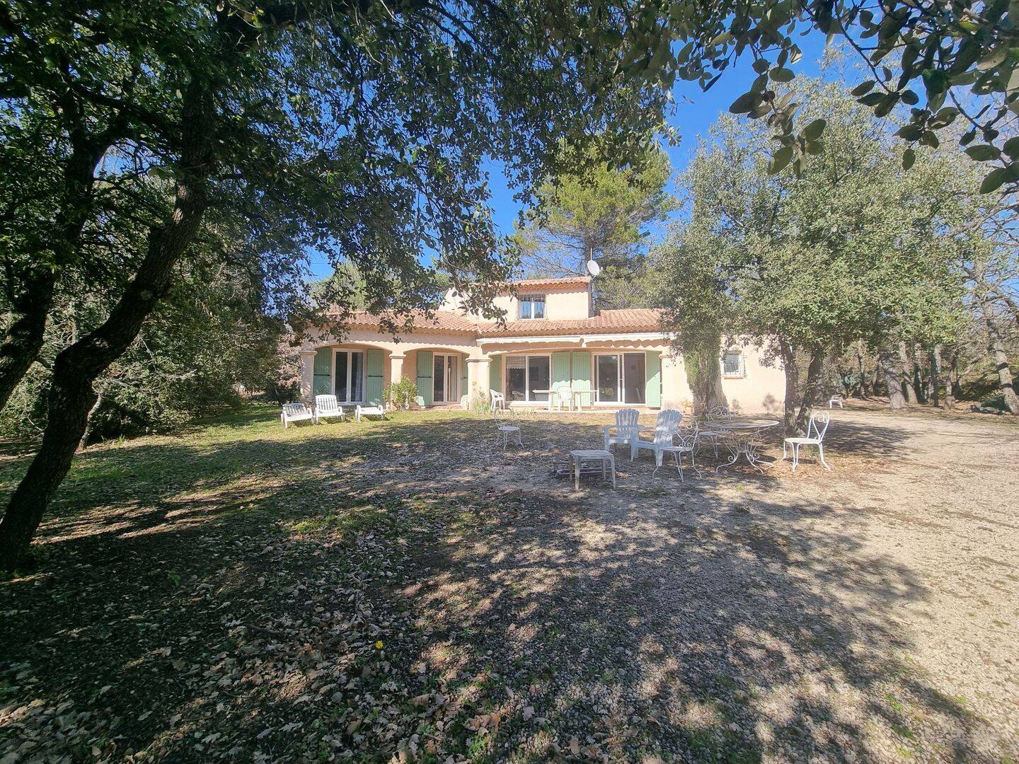 Maison 6 pièces 130 m² · à Régusse · 130 m² · 404 000 €