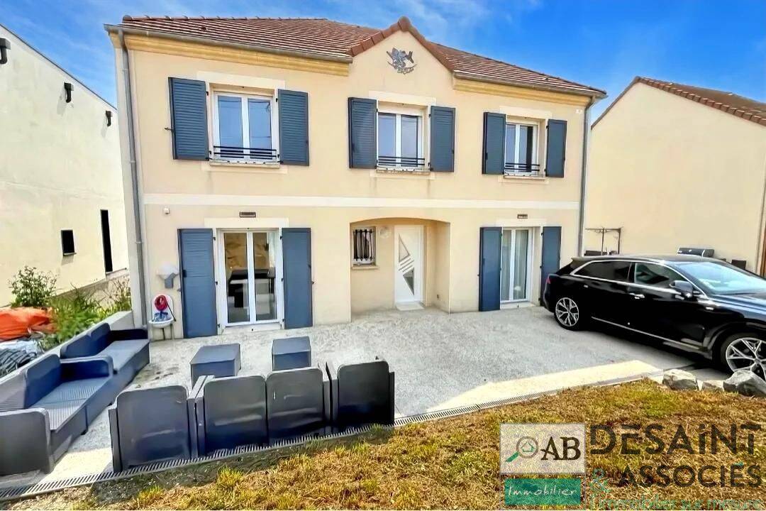 Maison 6 pièces 155 m² · à Crécy-la-Chapelle · 155 m² · 415 000 €