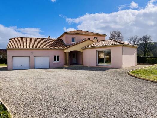 Maison à vendre 390 000 € 7 pièces 5 chambres 181,3 m² 4 549 m² de terrain Rural Terrasson-Lavilledieu 24120
