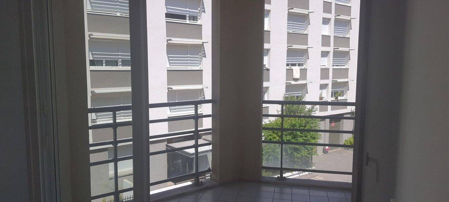 Appartement 3 pièces 52 m² · à Lyon 7ème Arrondissement · 52 m² · 868 €