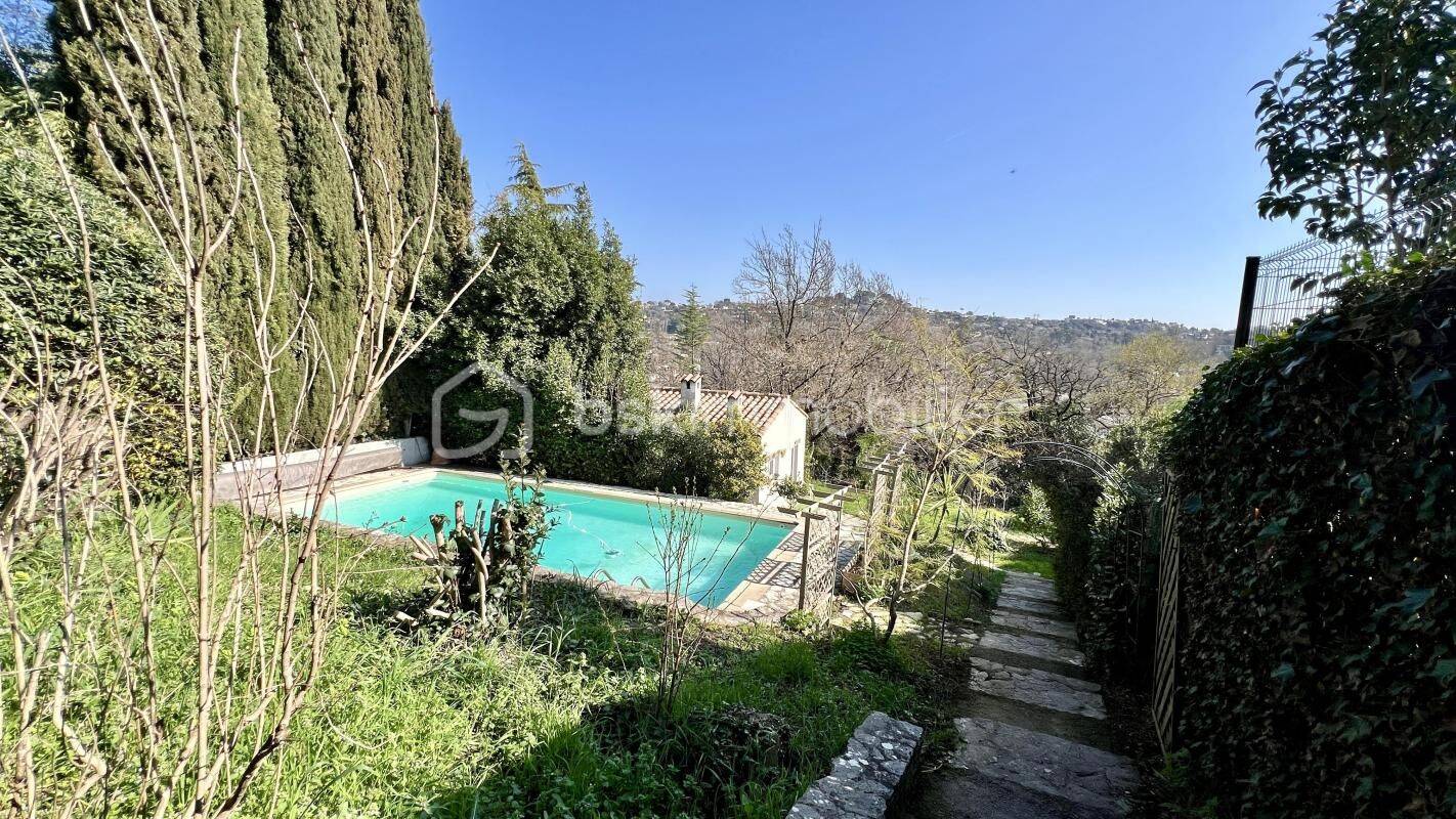 Maison 7 pièces 225 m² · à Cagnes-sur-Mer · 225 m² · 849 000 €
