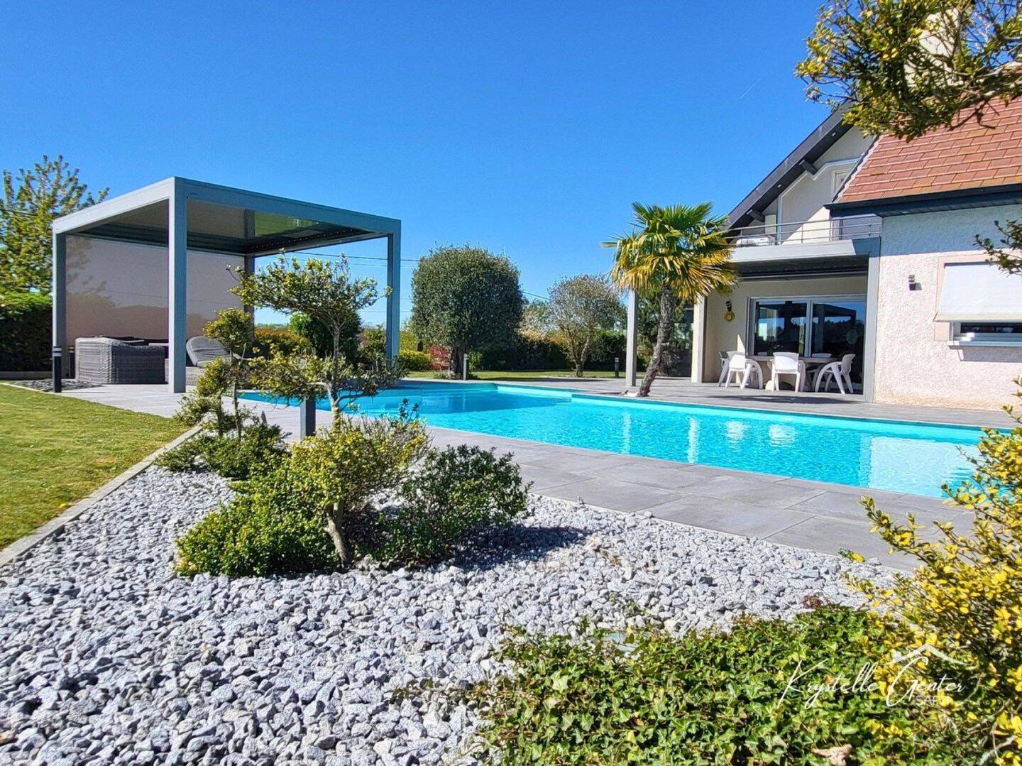 Maison 7 pièces 202 m² · à Dole · 202 m² · 545 000 €
