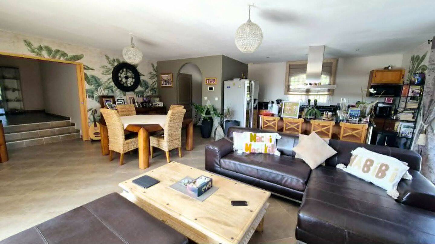 Maison 4 pièces 120 m² · à Poussan · 120 m² · 500 000 €