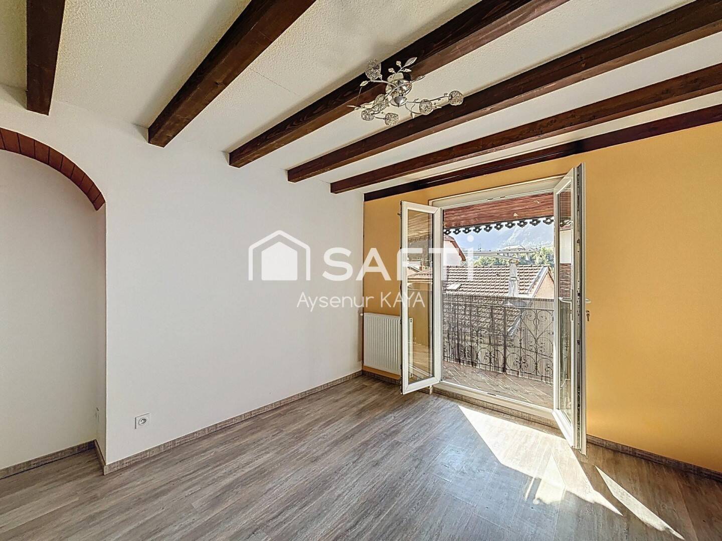 Appartement 4 pièces 93 m² · à Saint-Claude · 93 m² · 88 000 €