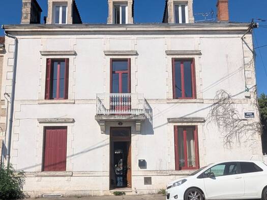 Maison à louer 380 € 8 pièces 7 chambres 220 m² Georges Pompidou Périgueux 24000