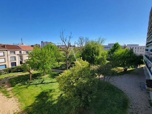 Appartement à vendre 295 000 € 4 pièces 3 chambres 82 m² Étage 3/6 Chartrons Bordeaux 33000