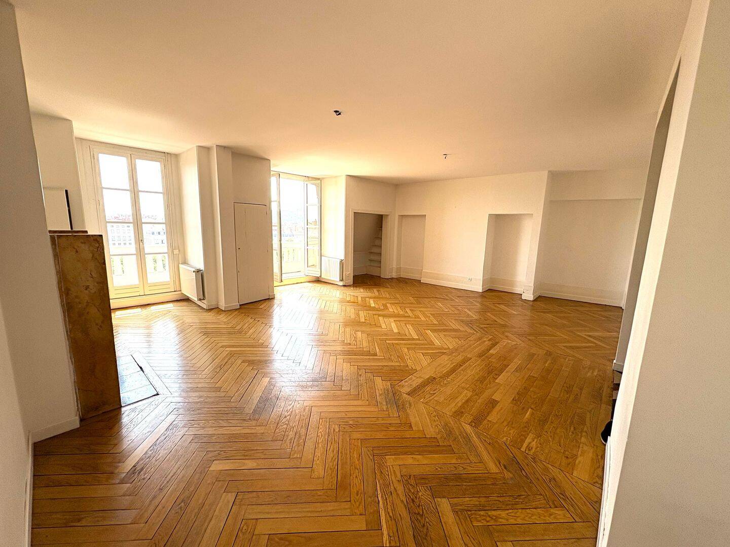 Appartement 5 pièces 188 m² · à Lyon 2ème Arrondissement · 188 m² · 2 840 €/mois