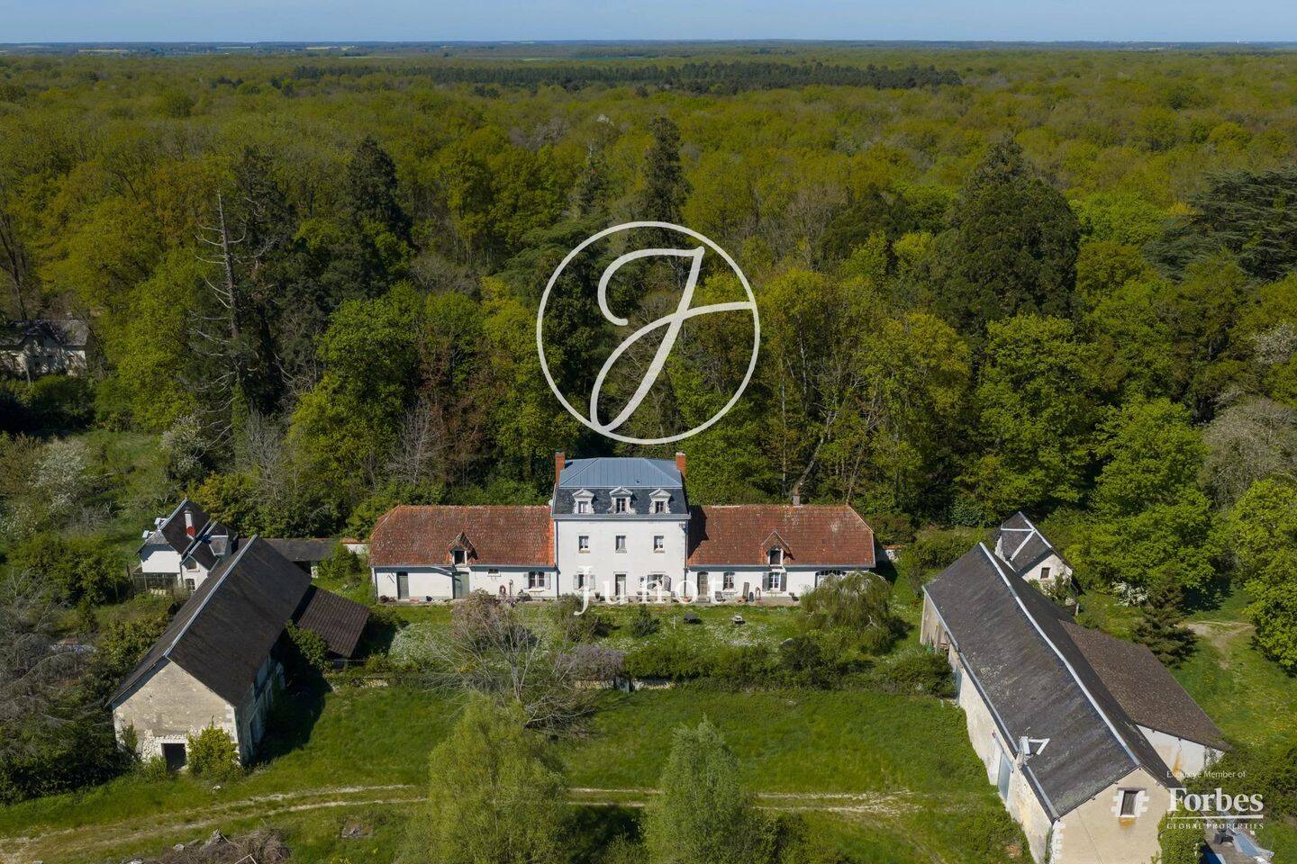 Maison 16 pièces 264 m² · à Loches · 263,5 m² · 580 000 €