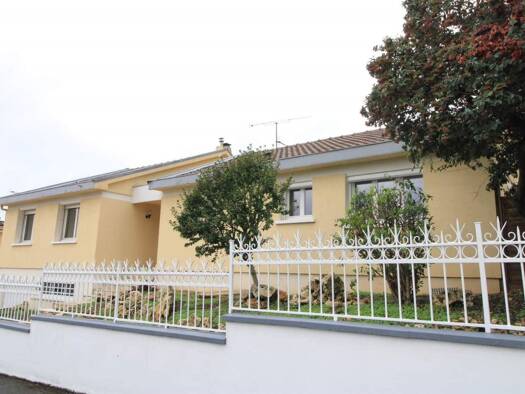 Maison à vendre 280 500 € 6 pièces 3 chambres 134 m² 1 000 m² de terrain Migné-Auxances 86440