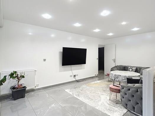 Appartement à vendre 185 000 € 6 pièces 4 chambres 112 m² Étage 2/5 Barbâtre-Saint Remy-Verrerie Reims 51100