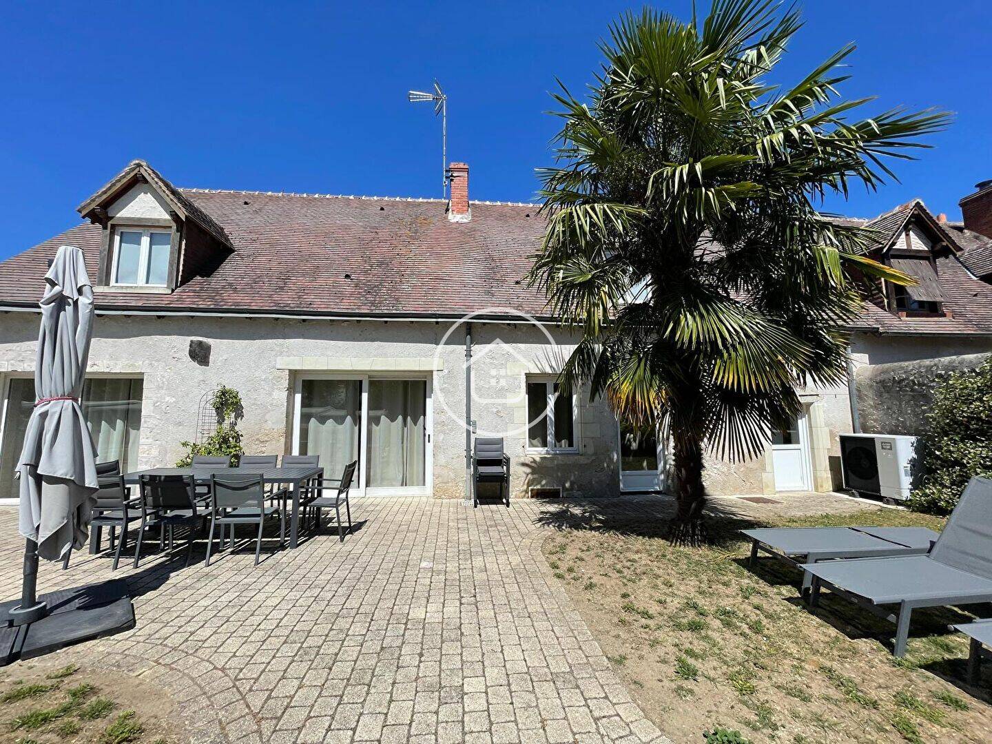 Maison 8 pièces 184 m² · à Saint-Denis-sur-Loire · 184 m² · 499 000 €