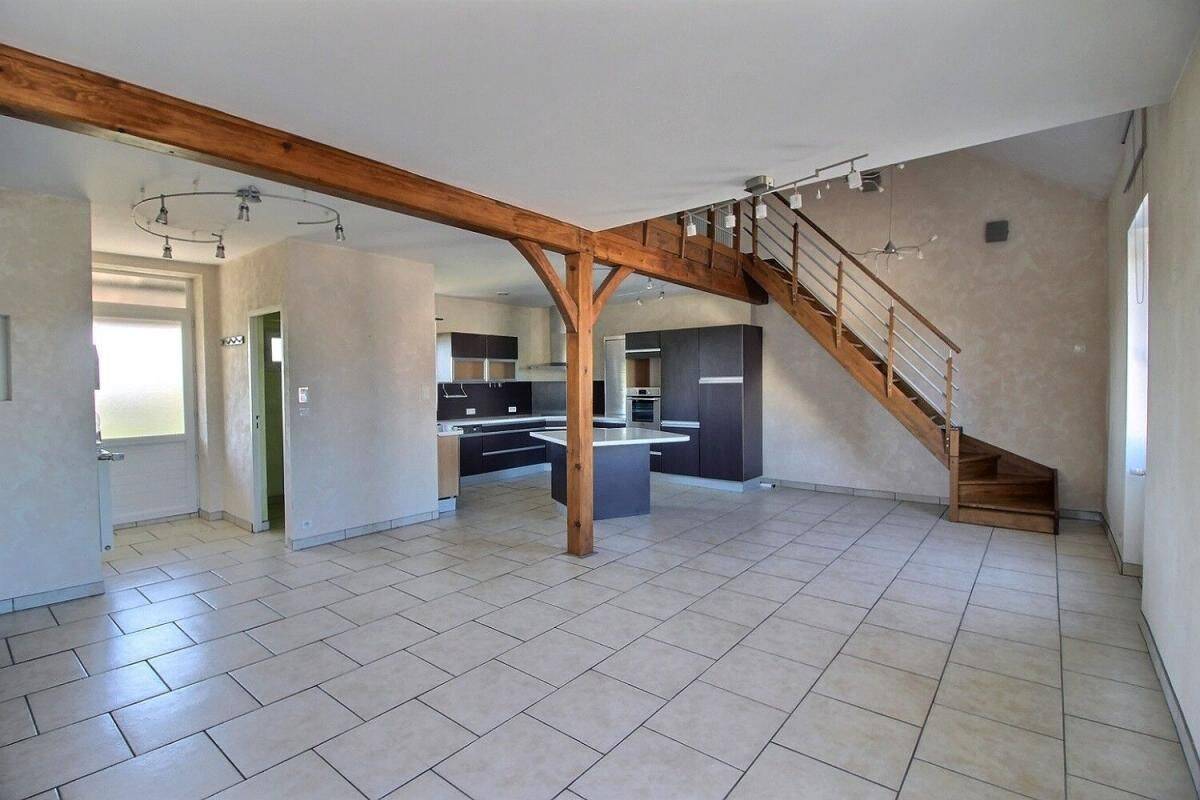 Appartement 3 pièces 99 m² · à Le Creusot · 98,9 m² · 715 €