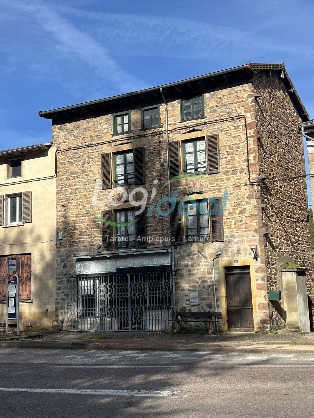 Maison 6 pièces 125 m² · à Thizy-les-Bourgs · 125 m² · 40 000 €