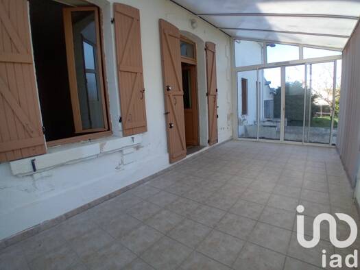 Villa à vendre 50 000 € 3 pièces 2 chambres 81 m² 1 377 m² de terrain Néris-les-Bains 03310