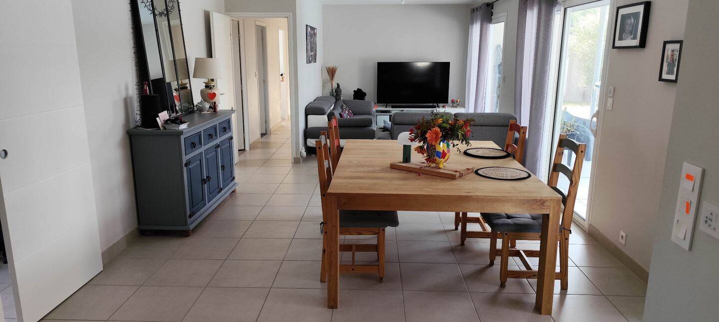 Maison 5 pièces 120 m² · à Saint-Pierre-du-Mont · 120 m² · 1 200 €